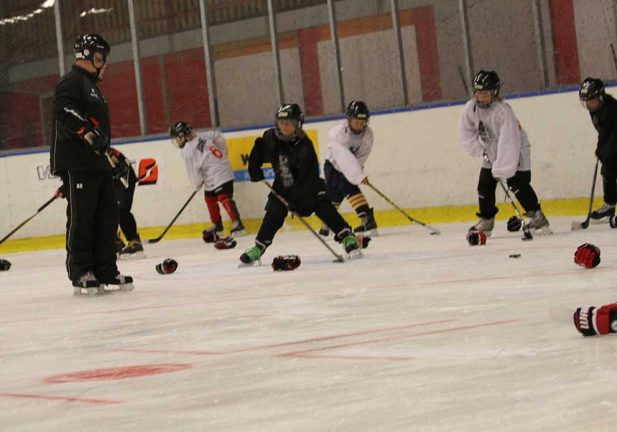 Sommarishockeyskolan tisdag – nya SIS-spelare och ståcykel