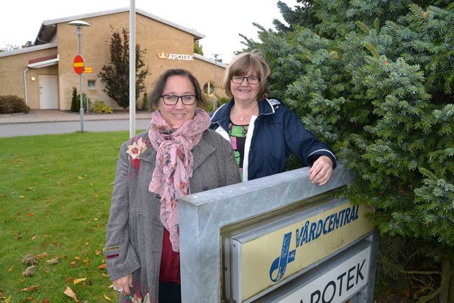 (KD)-politiker på studiebesök på vårdcentral