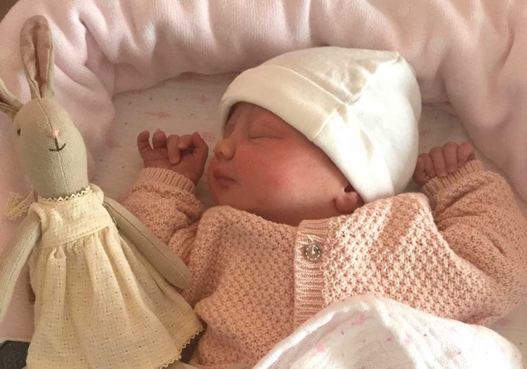 En flicka i Nyholm – Elsa