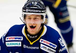 Växjö vann över HV71 – matchstraff för Tedenby