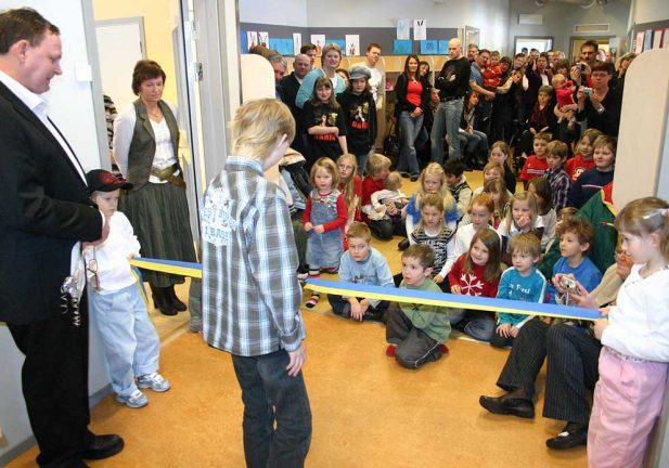I backspegeln: Invigning av skola i Klevshult
