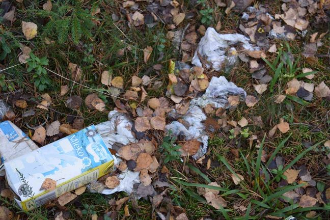 124 gör en insats i skräpplockaraktion
