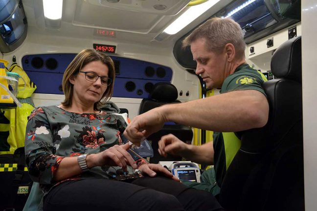 Ambulanspersonal knäcks av dåliga arbetsförhållanden