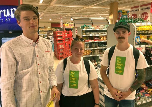 Pierre Karlsson fick besök på arbetsplatsen av Josephine Svanberg och Tim Andersson