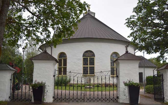 Åkers kyrka med medeltida anor