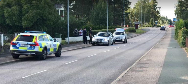 Försökte köra på polis – jakten slutade på Storgatan