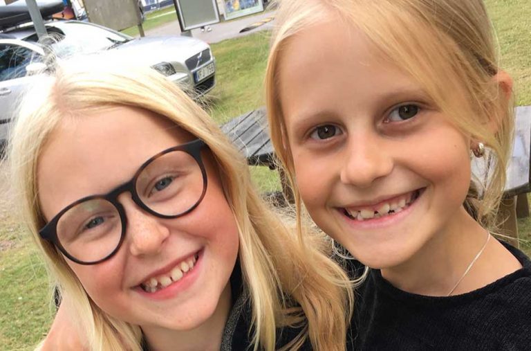 Tyra och Viola 9 år