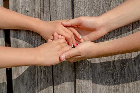 Handtagslotteri ger internationell hjälp