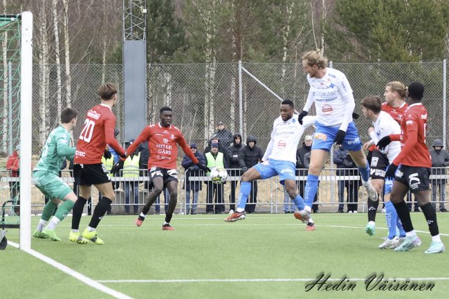 Bildextra: IFK Värnamo tar kommandot i första cupmötet