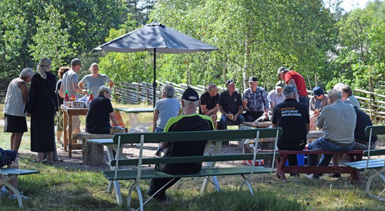 Grillplats invigdes i hembygdsgård