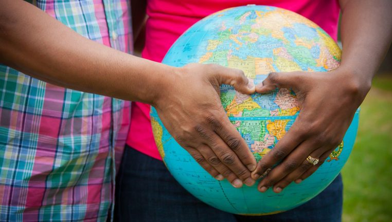 Föreslår stopp för internationella adoptioner