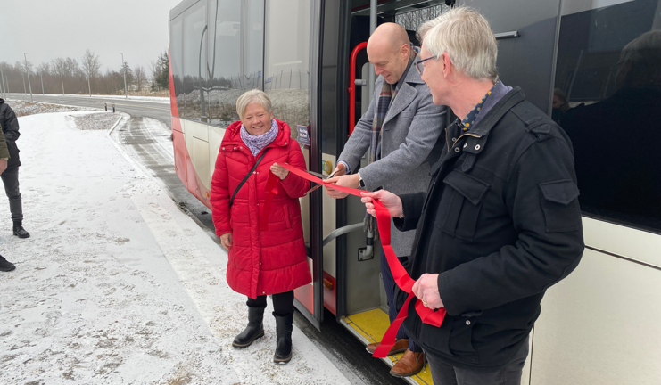 Nu är den nya busslinjen invigd