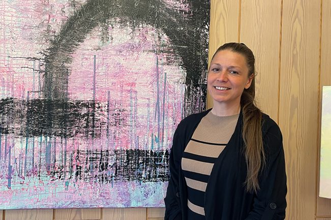 Sandra bjuder på konst och musik