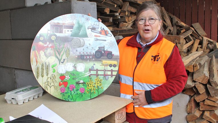 Hon lär barnen att värna om natur och djur