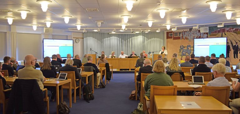Sista natten med gänget i sessionsalen?