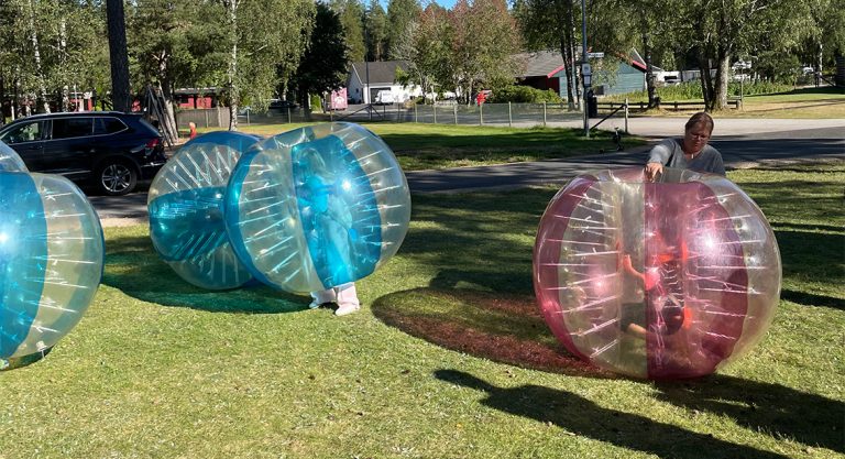 Stora och små på megastort barnkalas i Klevshult