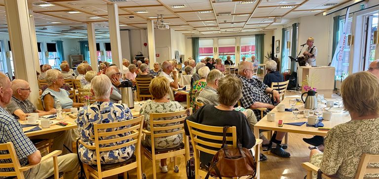 Oskar stod för underhållningen vid SPF-upptakt