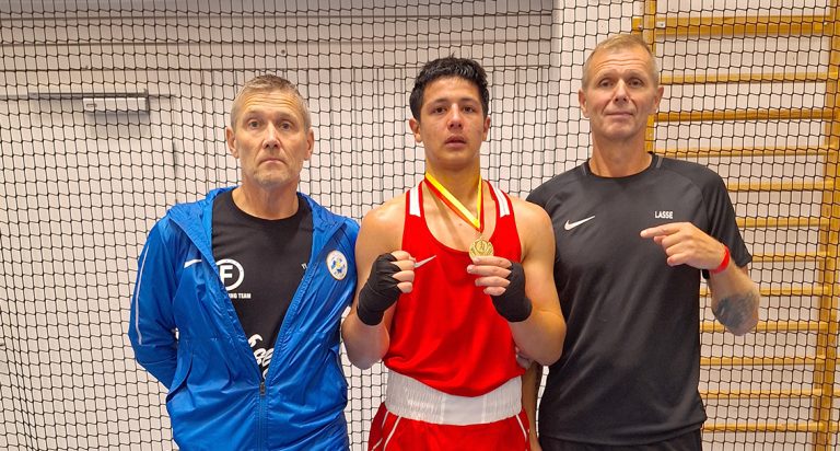 Erik boxade hem finalen