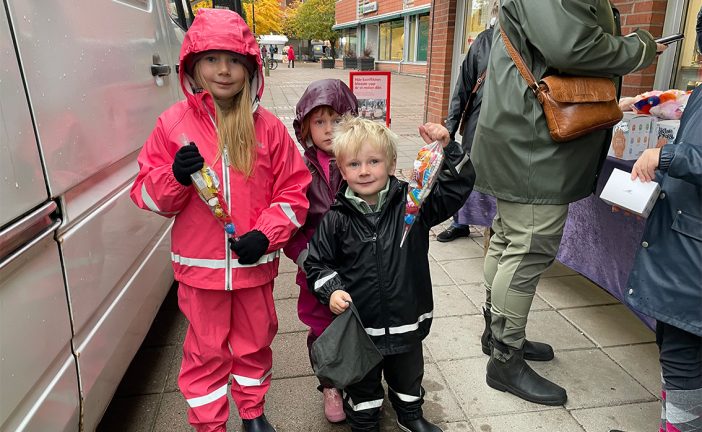 Det blev marknad – trots blåst och regn