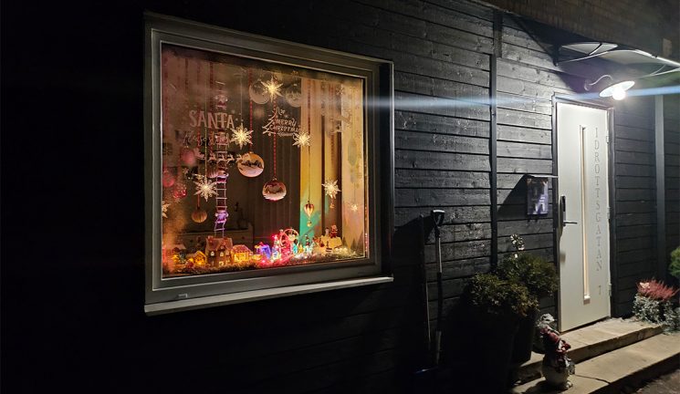 Julskyltningen tjuvstartar på Idrottsgatan