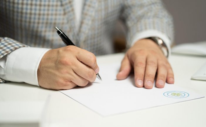 Vill ha röstning om kommunala förslag