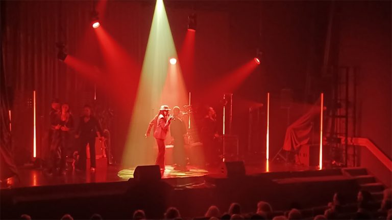 B.U.S – Bedårande Under Stress