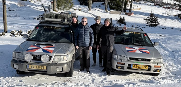 Skrotbilsrallyförare på besök i Tofteryd