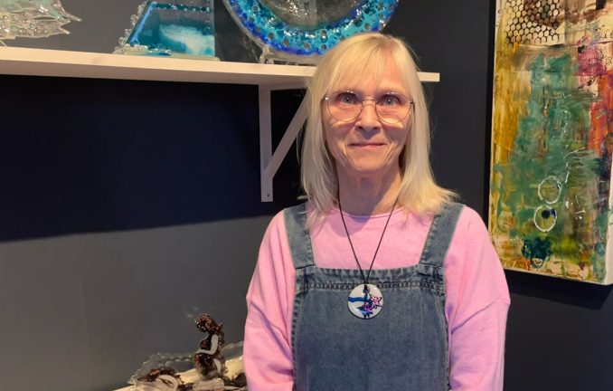 Glaskonstnär öppnar ateljé i Vaggeryd