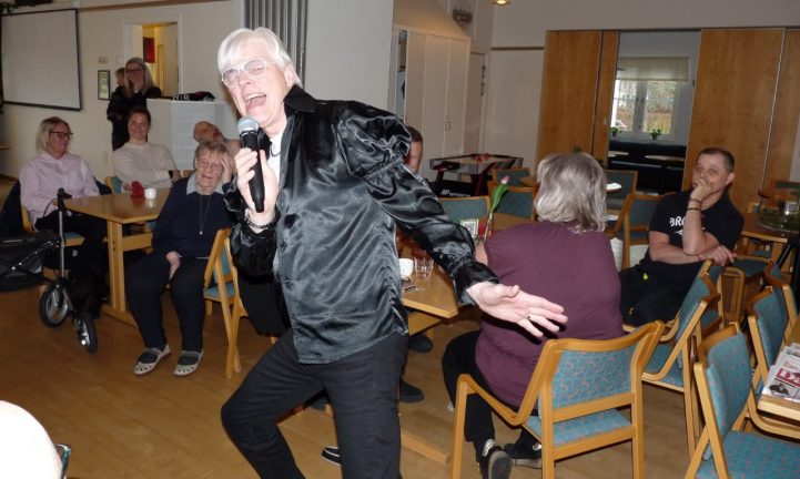 Elvis underhöll när FUB firade 30 år