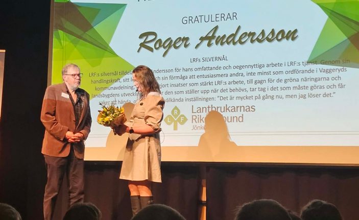 Roger tilldelades silvernål