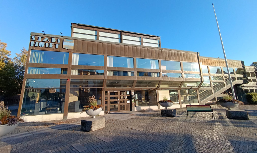 Bild på Värnamo stadshus.