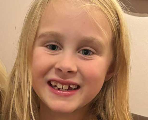 Esther Hellström 8 år