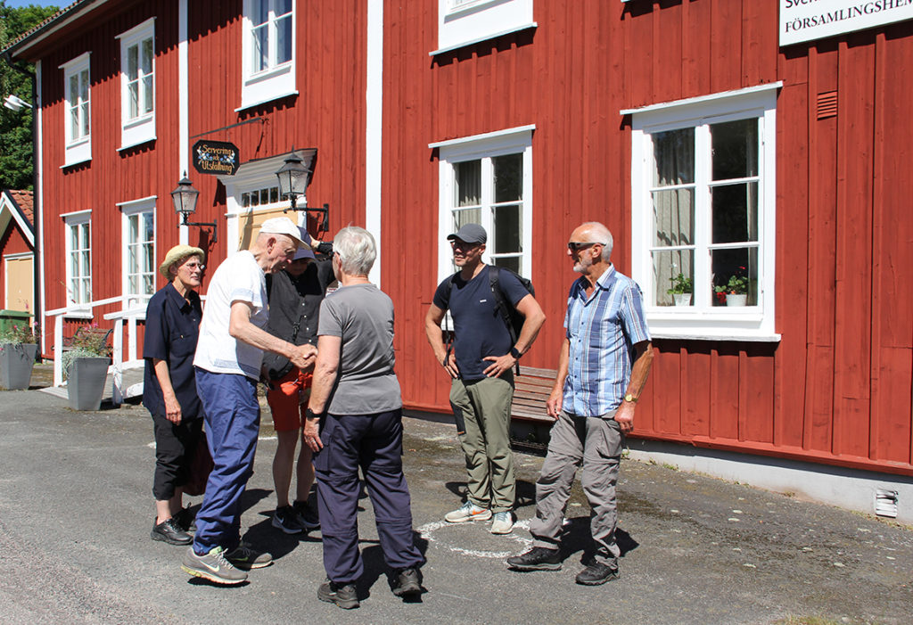 Samling vid församlingshemmet
