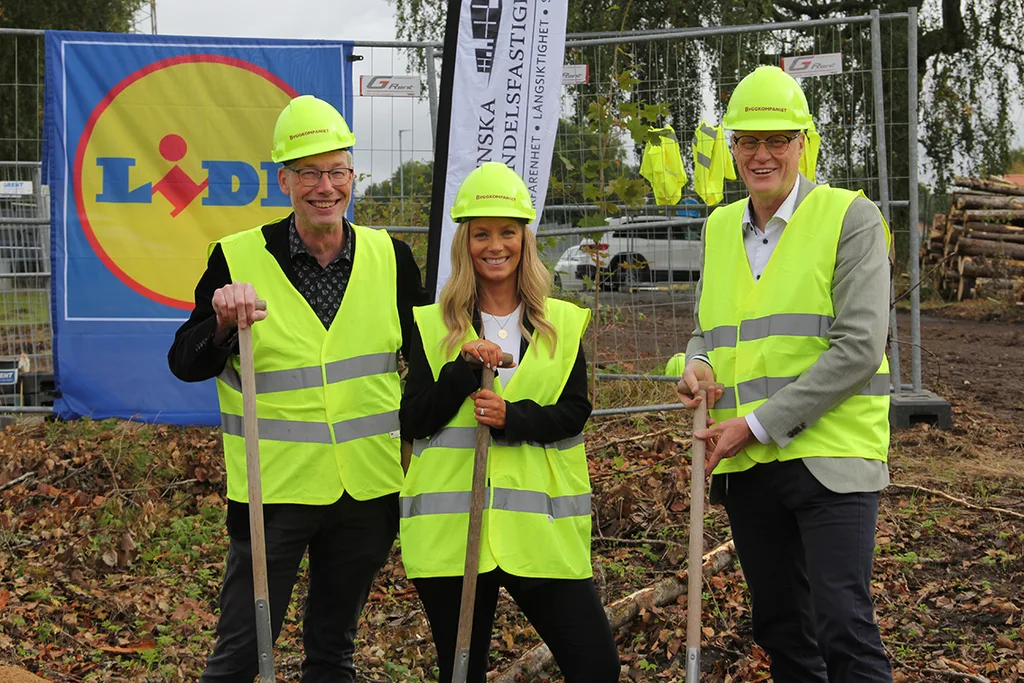 Kenth Williamsson, Vaggeryds kommun, Emelie Strömblad, Lidl och Johan Thorsell, Vaggeryds kommun är redo med spadarna