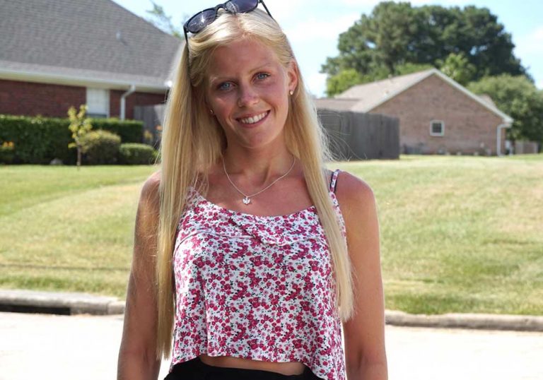 Elsa Åkerhag 17 år