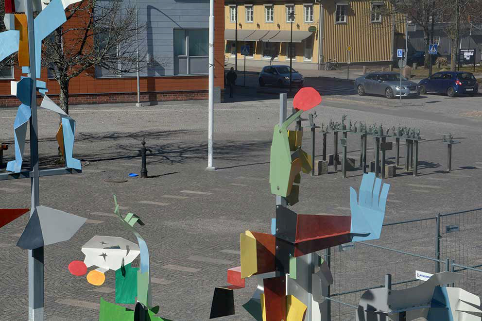 Nöjd lokal snickare