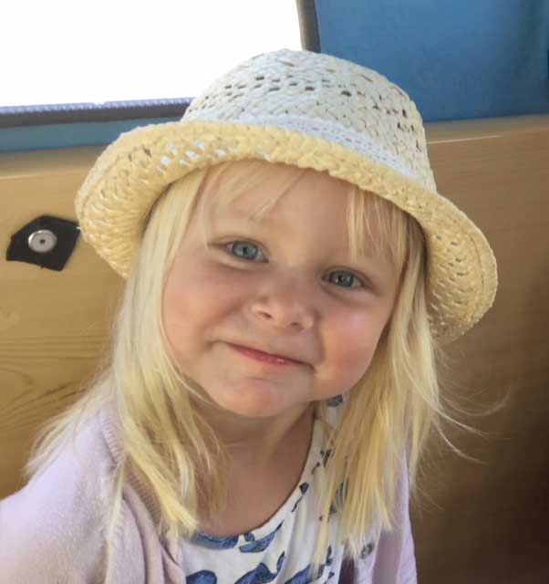 Alva Larsson 4 år