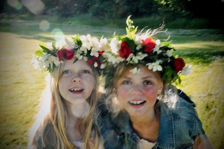 Evelina och Madeleine 12 år