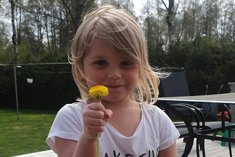 Alicia Pettersson 4 år