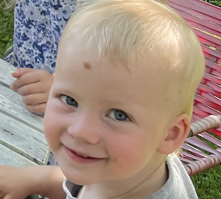 Axel Emilsson 2 år